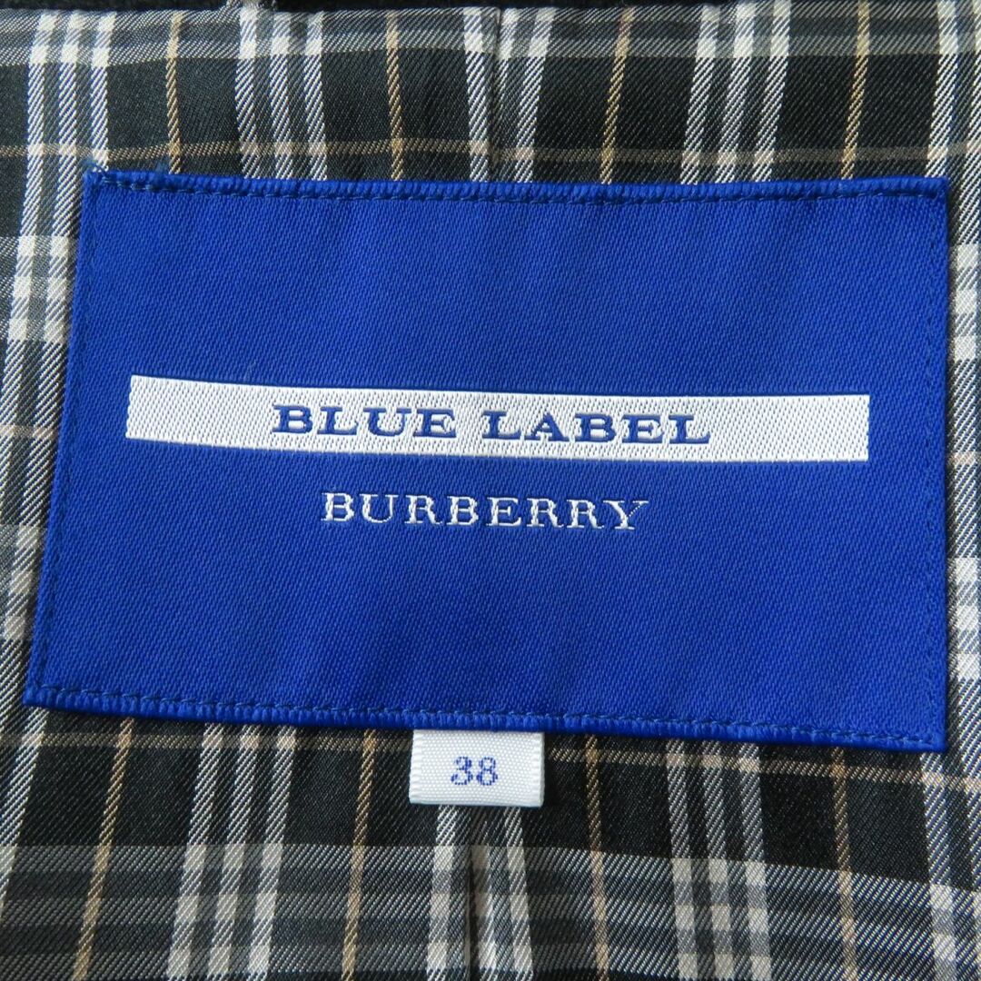 BURBERRY BLUE LABEL(バーバリーブルーレーベル)の美品☆正規品 バーバリーブルーレーベル E1B01-878 ロゴボタン・襟元ラビットファー付 ダブルブレスト 裏地チェック柄 ウールコート 黒 38 レディースのジャケット/アウター(その他)の商品写真