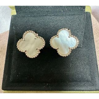 小さなピアス プラチナ！ 天然ダイヤ 0.02ct ！ シンプルピアス