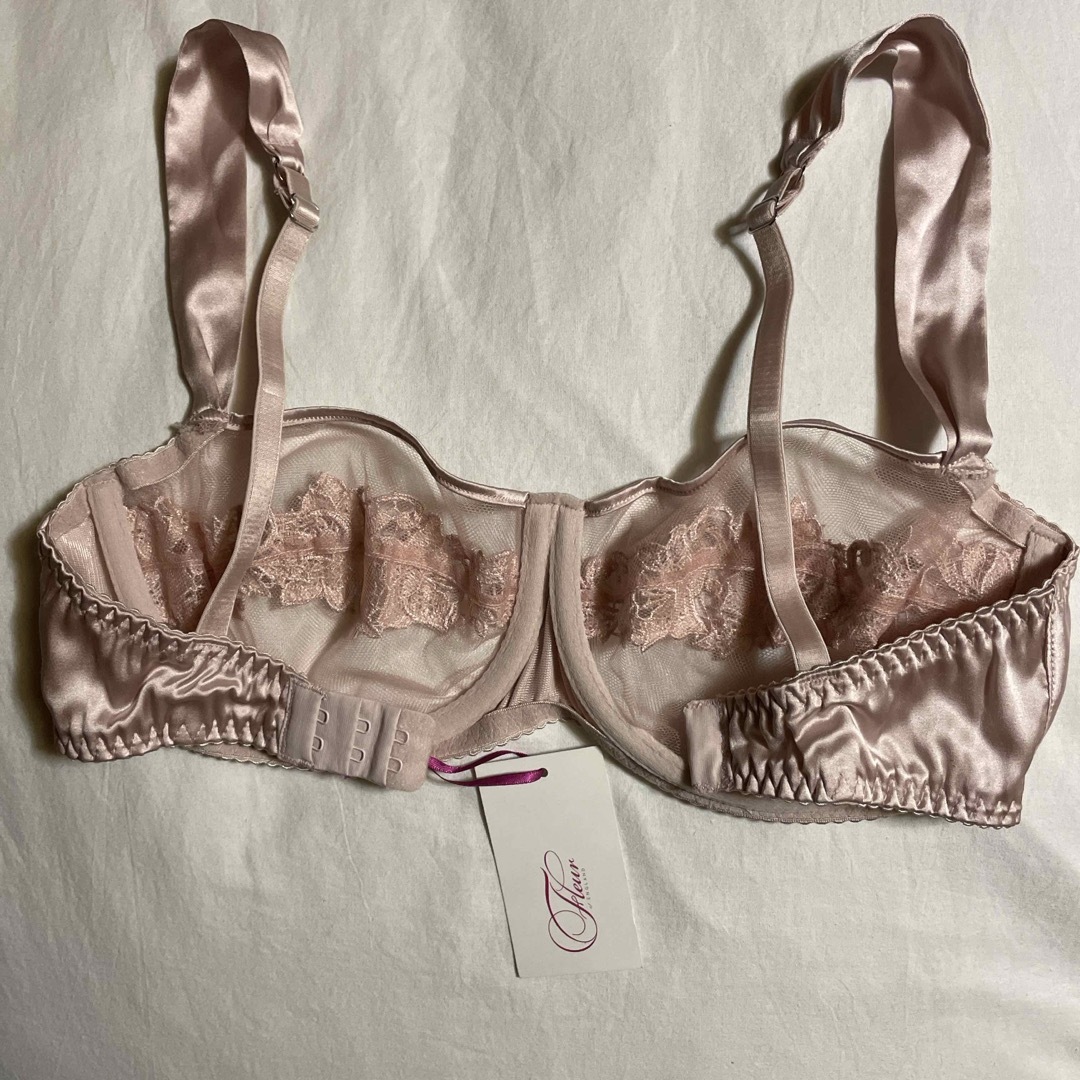 Simone Perele(シモーヌペレール)のFleur of Englandブラジャー UK30E 国産F65 G65ピンク レディースの下着/アンダーウェア(ブラ)の商品写真