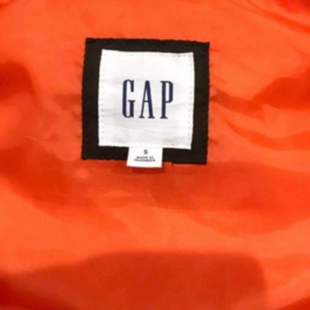 GAP(ギャップ)のGAP ダウンジャケット　カーキ　美品　メンズ　ギャップ メンズのジャケット/アウター(ダウンジャケット)の商品写真