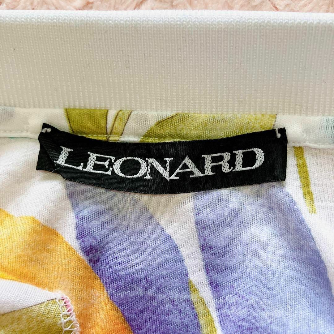 LEONARD(レオナール)の美品 レオナール ポロシャツ L 花柄 トリム レオナールスポーツ レディースのトップス(ポロシャツ)の商品写真