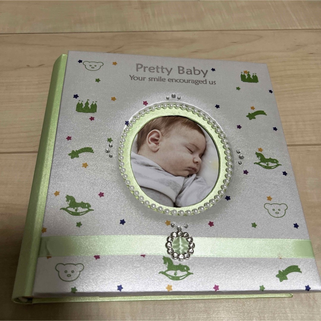 Pretty Baby アルバム　グリーン キッズ/ベビー/マタニティのメモリアル/セレモニー用品(アルバム)の商品写真