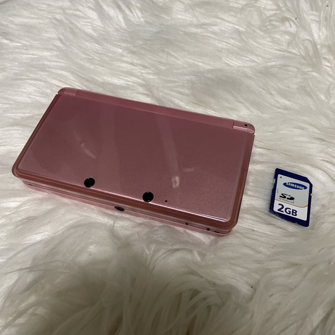 ニンテンドー3DS(ニンテンドー3DS)のNintendo 3DS ピンク　ミスティピンク  CTR-001  エンタメ/ホビーのゲームソフト/ゲーム機本体(携帯用ゲーム機本体)の商品写真