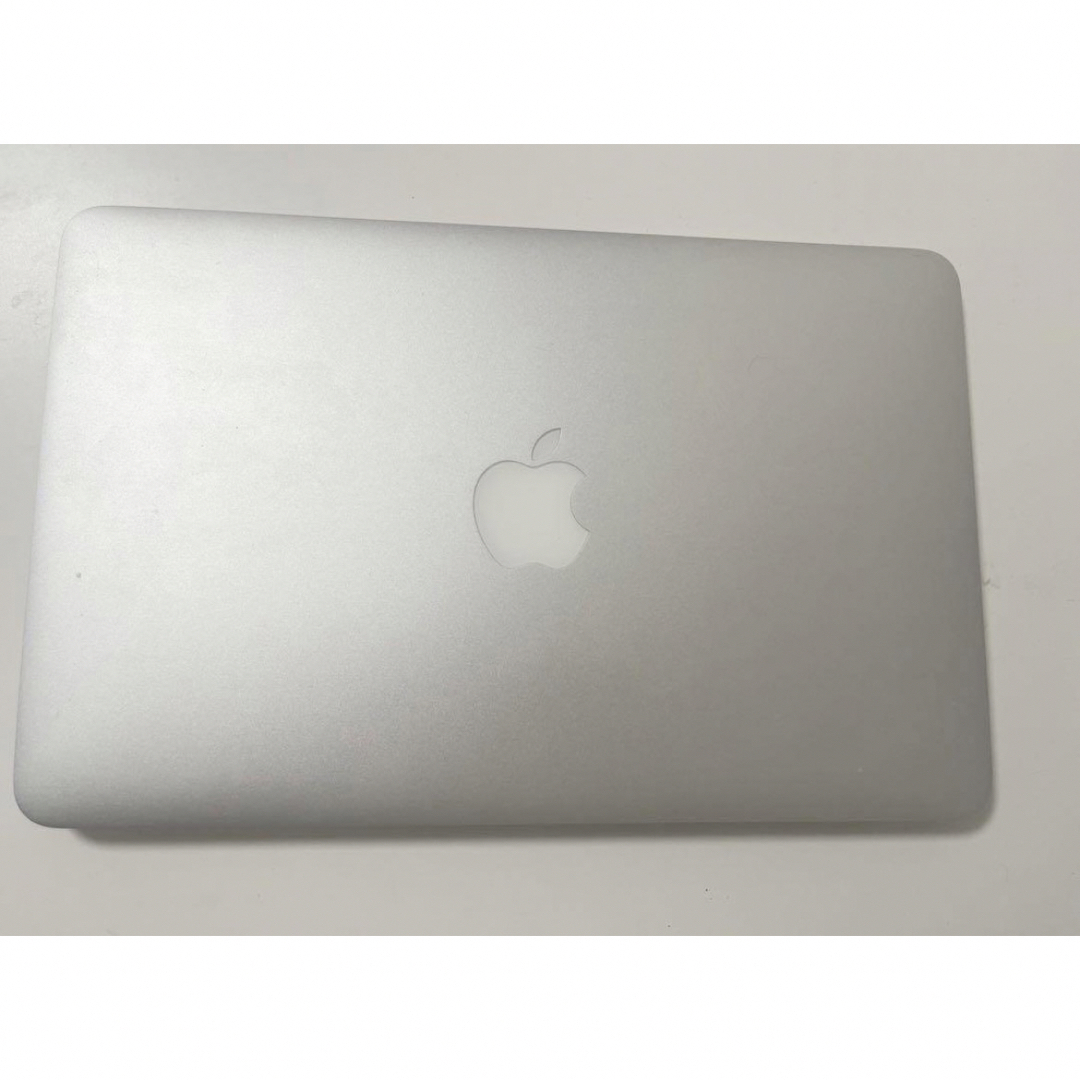 Apple(アップル)のMac air 11インチ 4GB 箱、充電器付き スマホ/家電/カメラのPC/タブレット(ノートPC)の商品写真
