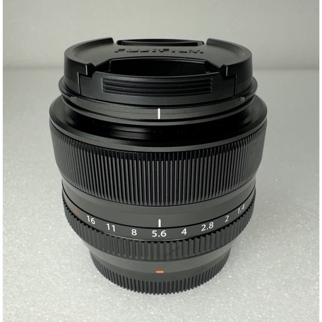 富士フイルム(フジフイルム)の富士フイルム カメラレンズ フジノン XF35mm F1.4 R スマホ/家電/カメラのカメラ(レンズ(単焦点))の商品写真