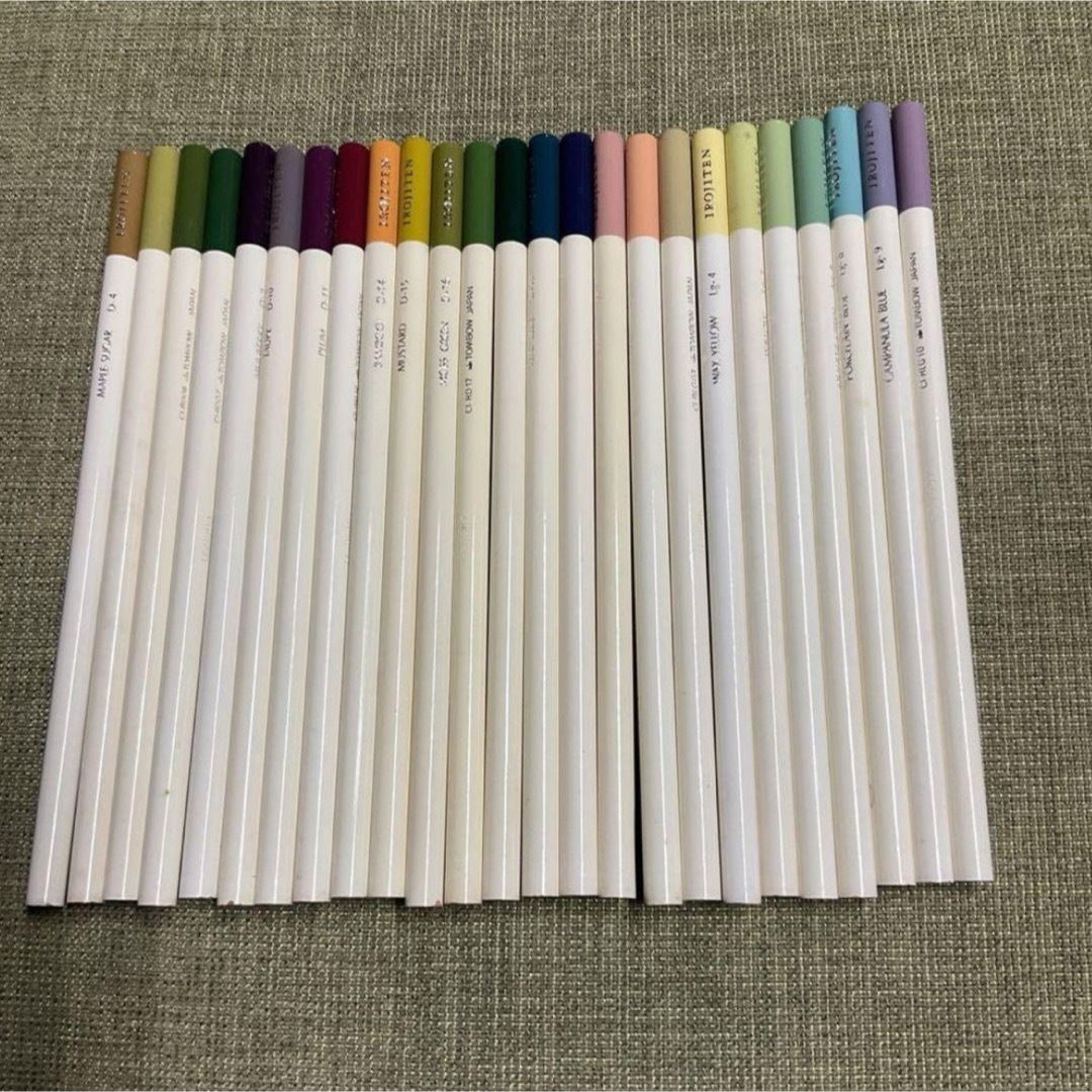 トンボ鉛筆(トンボエンピツ)の色辞典　色鉛筆　25本セット エンタメ/ホビーのアート用品(色鉛筆)の商品写真