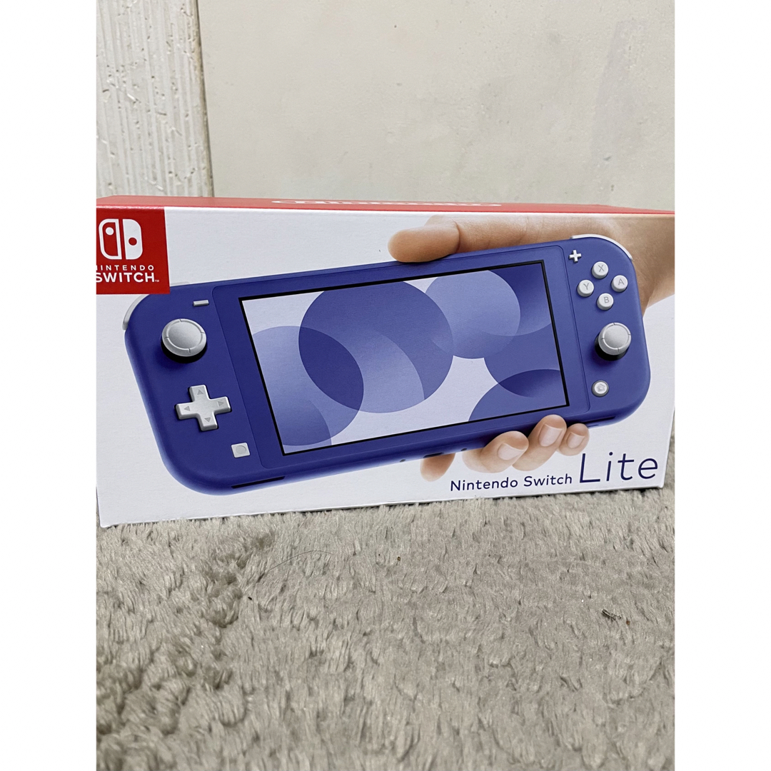 任天堂(ニンテンドウ)のNintendo Switch LITE ブルー エンタメ/ホビーのゲームソフト/ゲーム機本体(家庭用ゲーム機本体)の商品写真