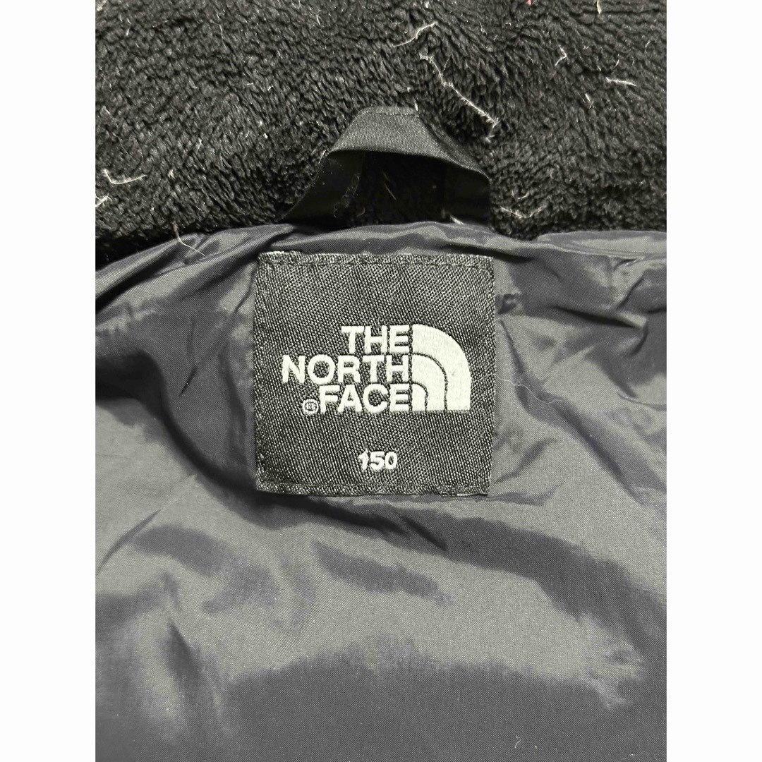 THE NORTH FACE(ザノースフェイス)の中古　ノースフェイス　キッズ　ダウンコート　 BLACK 150サイズ キッズ/ベビー/マタニティのキッズ服女の子用(90cm~)(ジャケット/上着)の商品写真