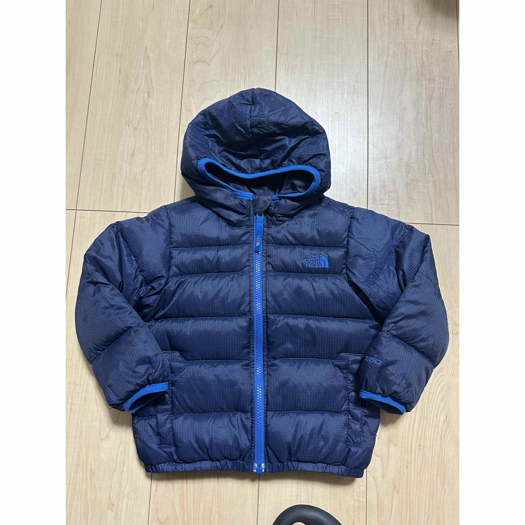 THE NORTH FACE(ザノースフェイス)の中古　ノースフェイス　リバーシブル　ダウンジャケット　100サイズ相当 キッズ/ベビー/マタニティのキッズ服男の子用(90cm~)(ジャケット/上着)の商品写真