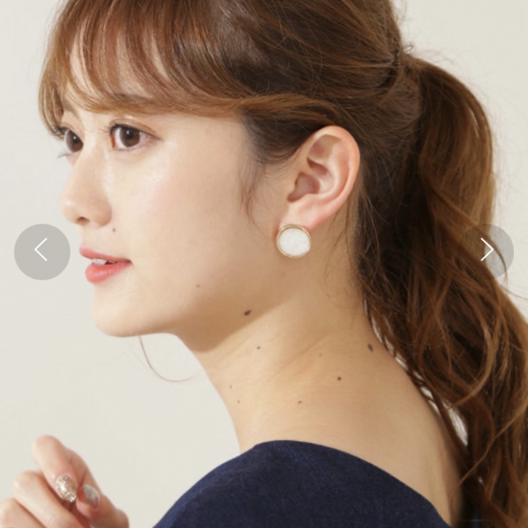 JILL by JILLSTUART(ジルバイジルスチュアート)の【新品・未使用】JILL by JILLSTUART ピアス ホワイト レディースのアクセサリー(ピアス)の商品写真