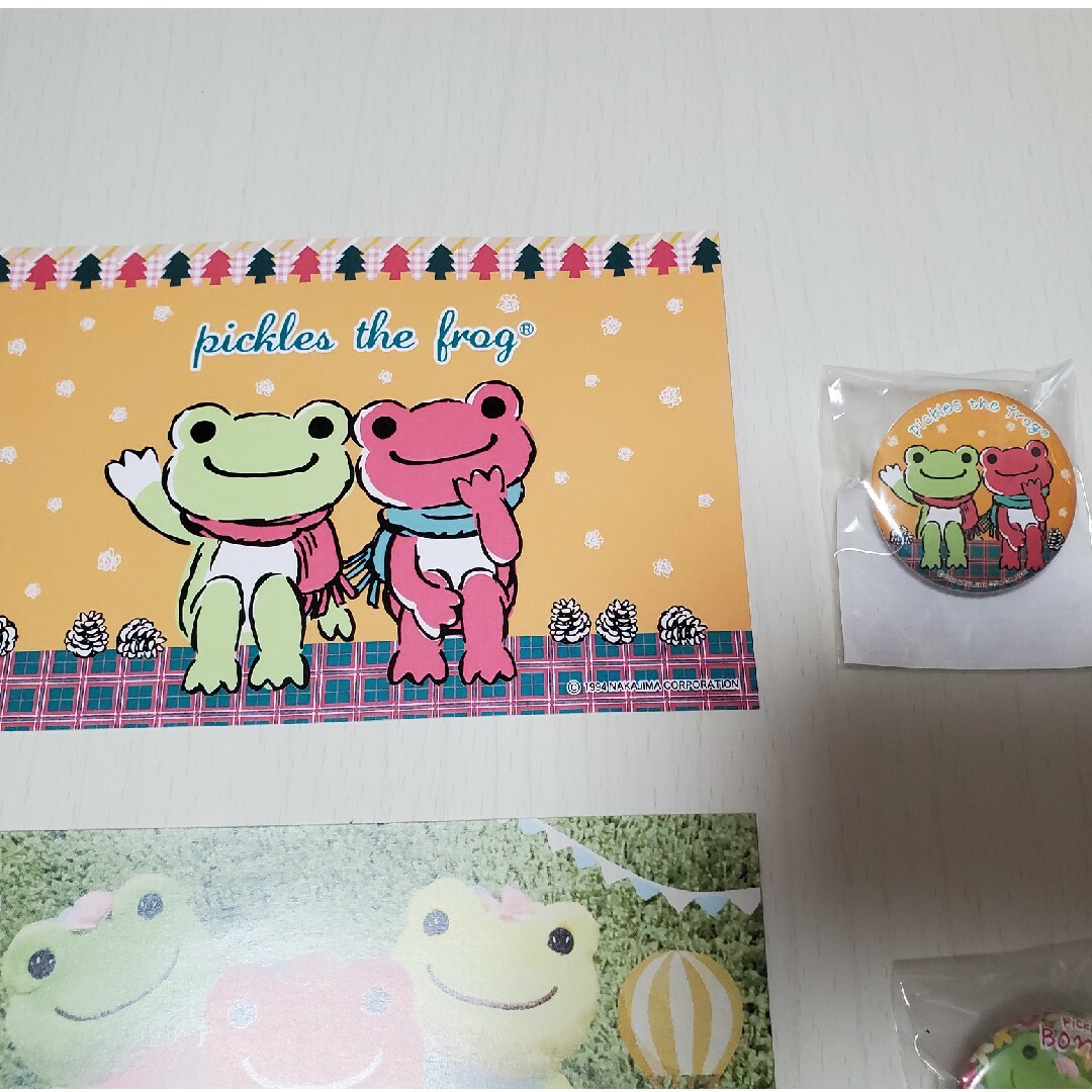 かえるのピクルス　ポストカード&缶バッジ　3セット エンタメ/ホビーのおもちゃ/ぬいぐるみ(キャラクターグッズ)の商品写真