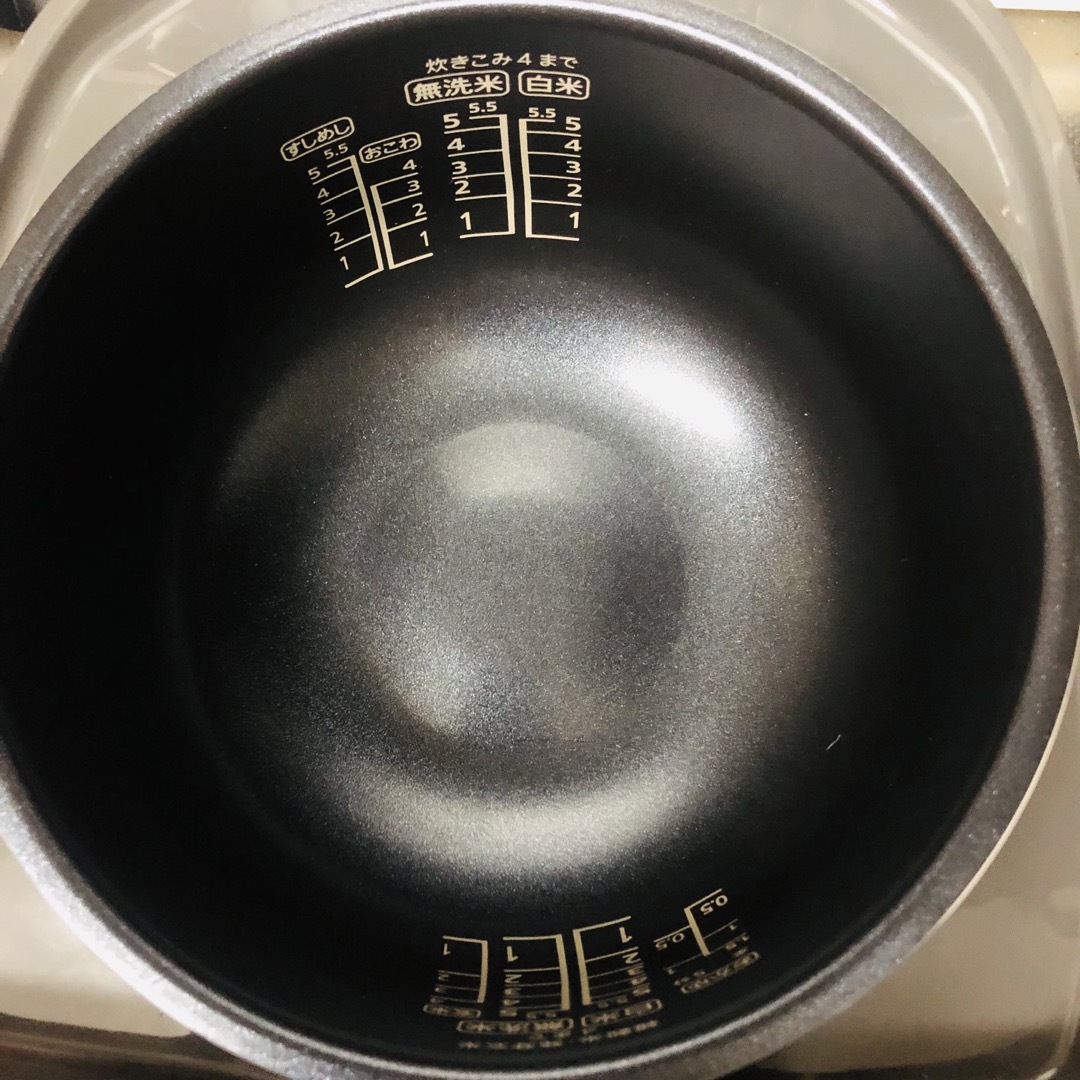 SHARP(シャープ)の2015年製シャープ ジャー炊飯器 1.0L（5.5合炊き） KS-Z101-S スマホ/家電/カメラの調理家電(炊飯器)の商品写真