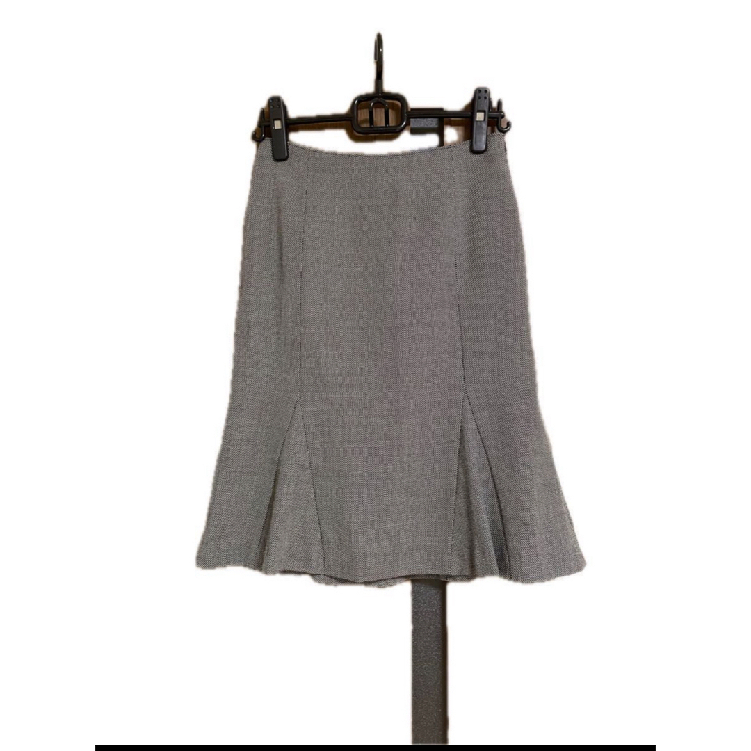 NATURAL BEAUTY BASIC(ナチュラルビューティーベーシック)の美品  スーツ  セットアップ   M  グレー レディースのフォーマル/ドレス(スーツ)の商品写真