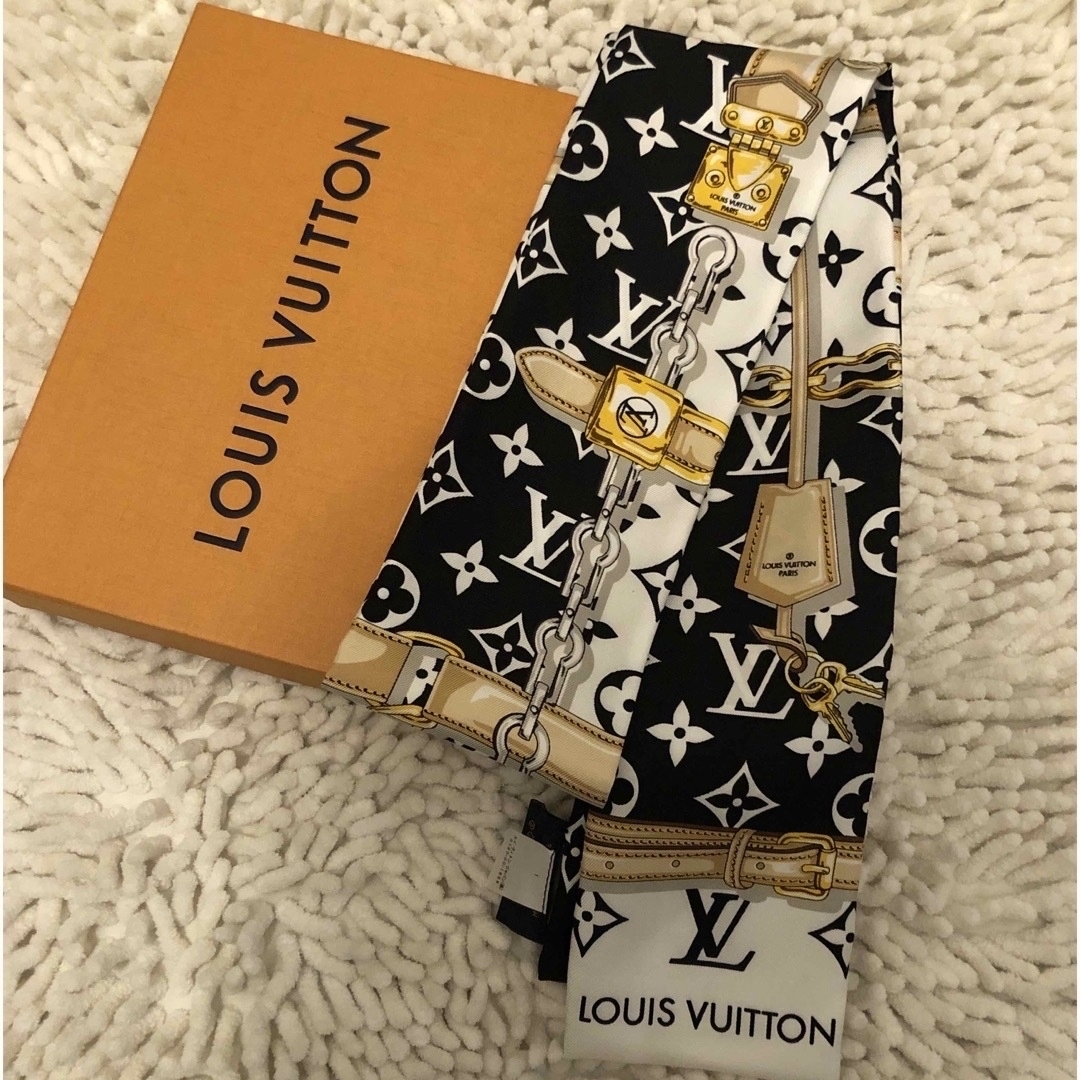 LOUIS VUITTON(ルイヴィトン)のルイヴィトン　スカーフ レディースのファッション小物(バンダナ/スカーフ)の商品写真