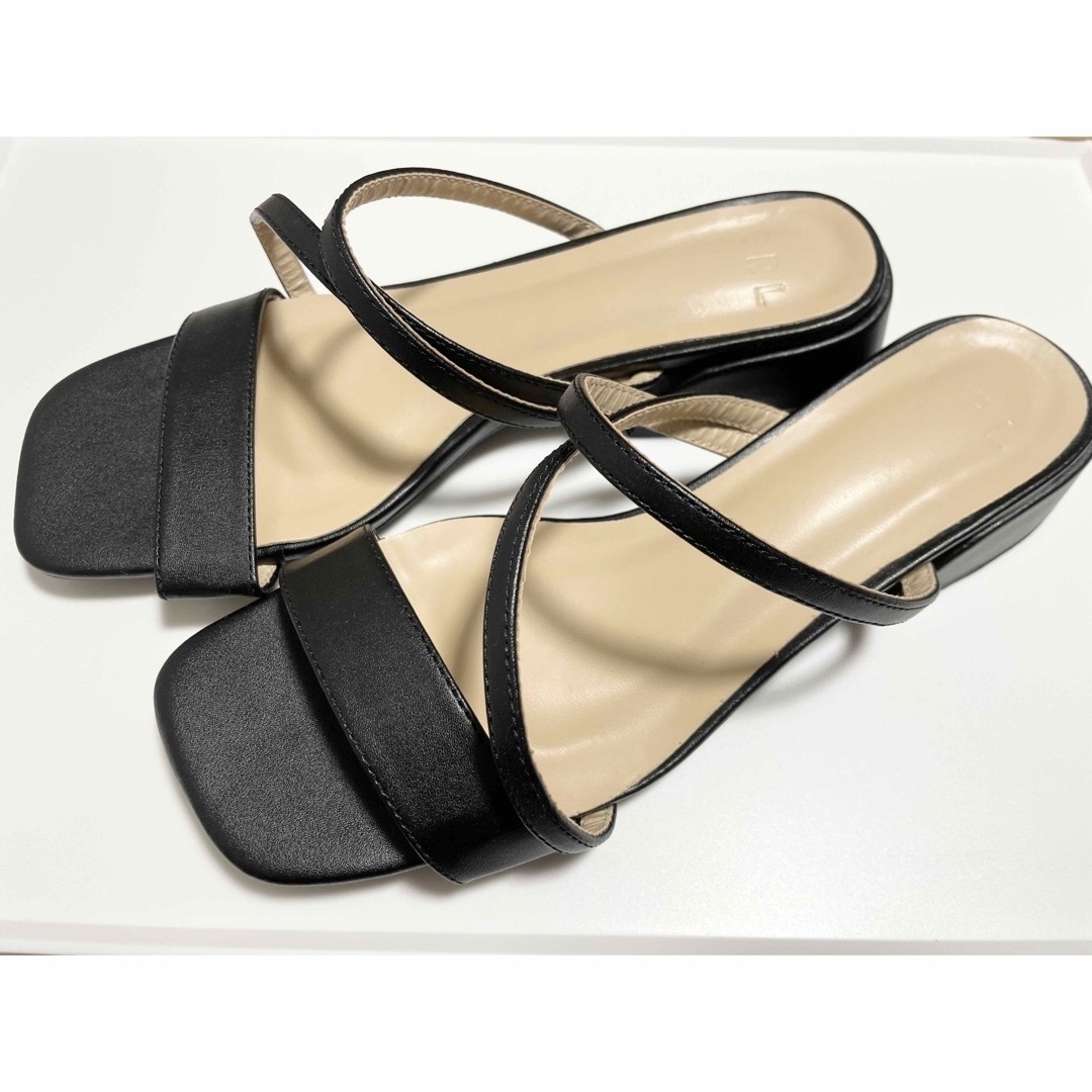 GRL(グレイル)のスクエアトゥローヒールサンダル　レディース　黒　ブラック　ミュール　パンプス　靴 レディースの靴/シューズ(サンダル)の商品写真