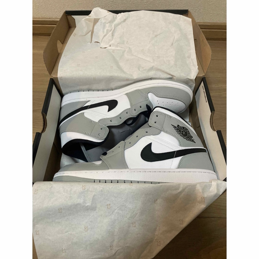 Jordan Brand（NIKE）(ジョーダン)のNike Air Jordan 1 Mid Light Smoke Grey メンズの靴/シューズ(スニーカー)の商品写真