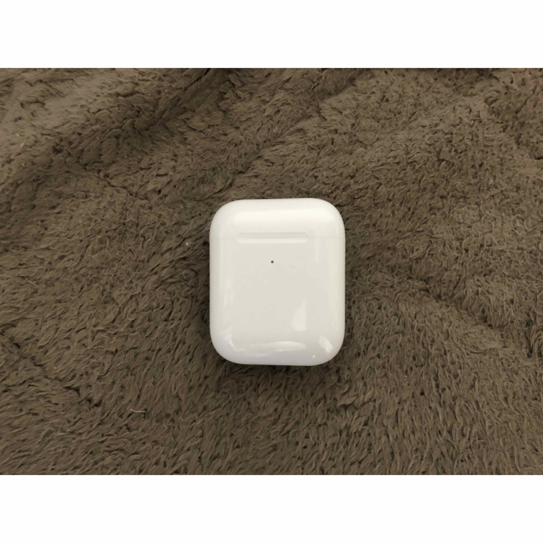 Apple(アップル)のアップル Airpods 第2世代 スマホ/家電/カメラのオーディオ機器(ヘッドフォン/イヤフォン)の商品写真