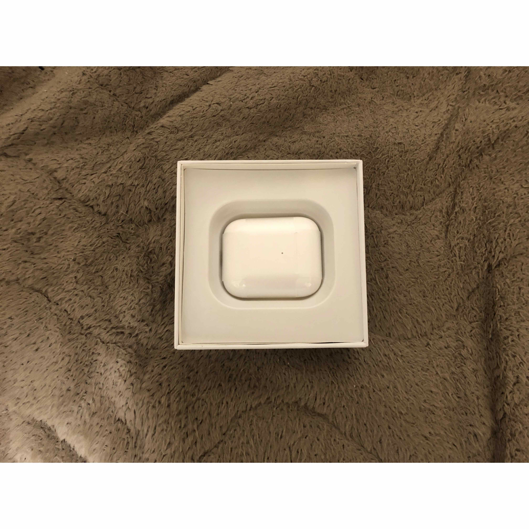 Apple(アップル)のアップル Airpods 第2世代 スマホ/家電/カメラのオーディオ機器(ヘッドフォン/イヤフォン)の商品写真