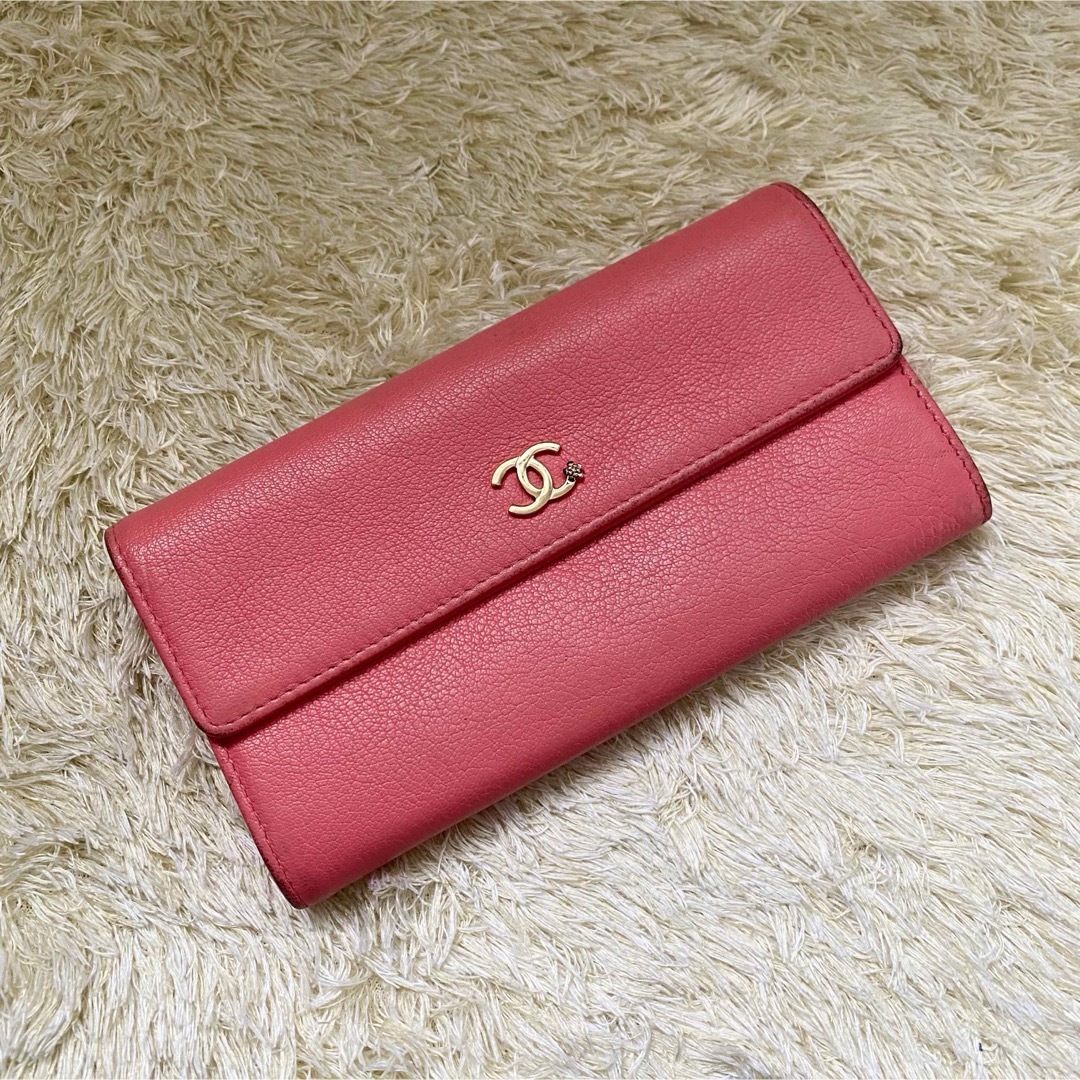 CHANEL(シャネル)のCHANEL シャネル ラッキーフラワー ココマーク ラウンドファスナー レディースのファッション小物(財布)の商品写真