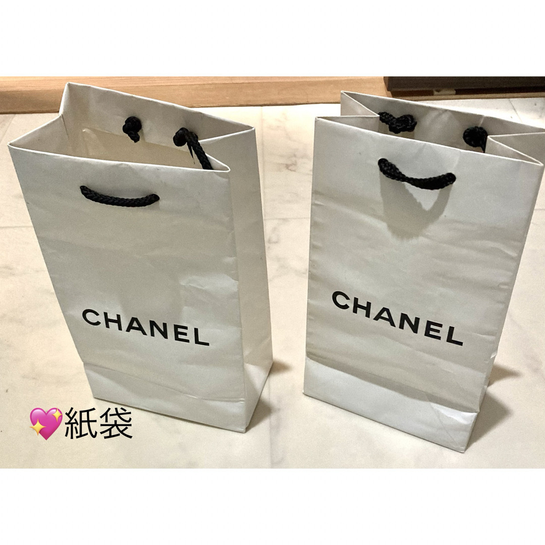 CHANEL(シャネル)のシャネル 紙袋 CHANEL 2枚セット 送料無料  レディースのバッグ(ショップ袋)の商品写真