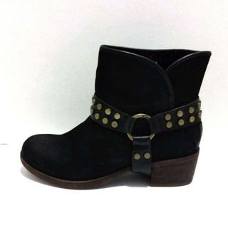 アグ(UGG)のUGG(アグ) ショートブーツ レディース - 1005957 黒 スタッズ スエード×レザー(ブーツ)