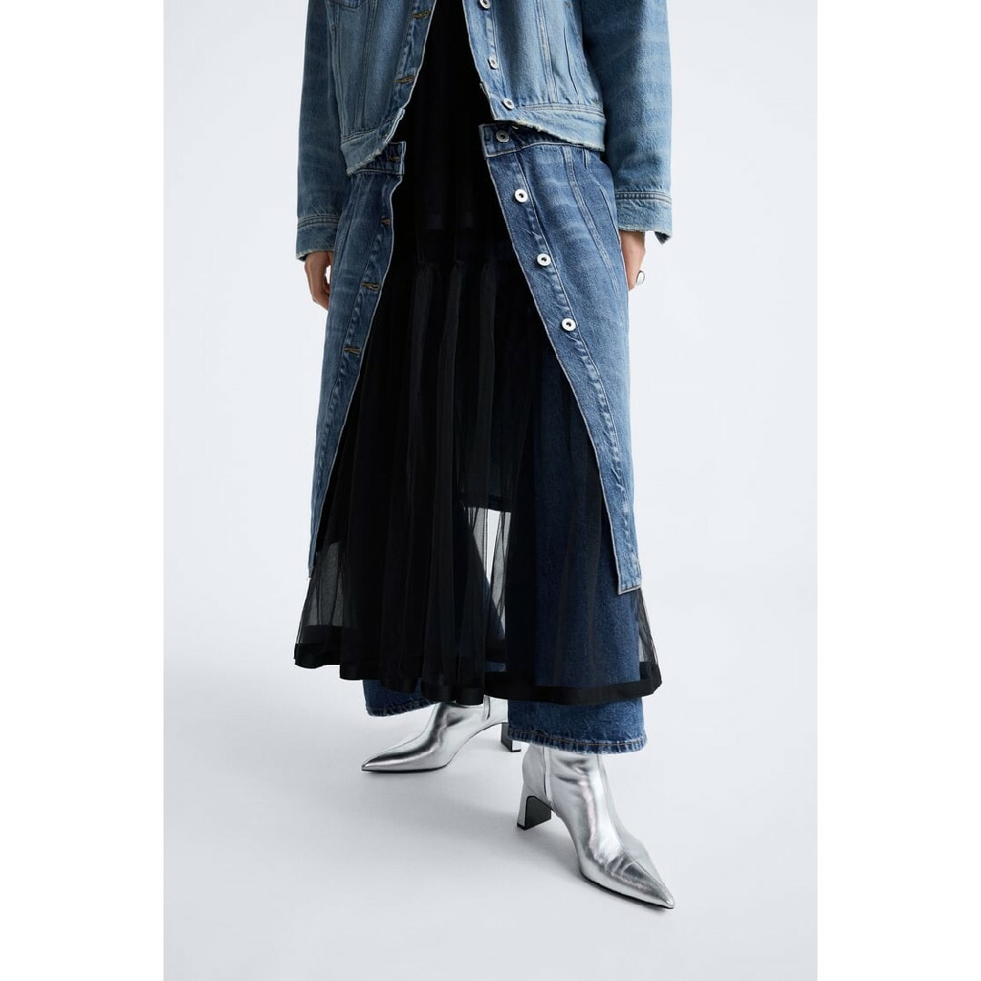 ZARA(ザラ)のZARA　ハイヒール メタリック レザー アンクルブーツ　37サイズ　シルバー レディースの靴/シューズ(ブーツ)の商品写真