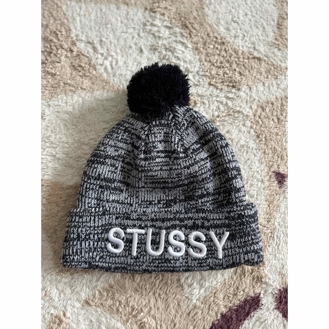 STUSSY(ステューシー)のSTUSSY レディースの帽子(ニット帽/ビーニー)の商品写真