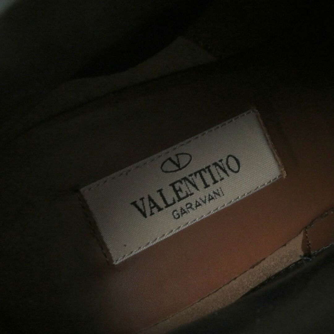 valentino garavani(ヴァレンティノガラヴァーニ)の極美品☆VALENTINO GARAVANI ヴァレンティノガラヴァーニ ロックスタッズ付 ベルトデザイン レザー ショートブーツ ブラック 36 伊製 レディースの靴/シューズ(ブーツ)の商品写真