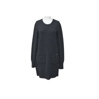 シャネル(CHANEL)の極美品 CHANEL シャネル ボーイシャネル ニット ワンピース グレー P46779K05922 カシミヤ ココマーク ロゴ サイズ36 中古 60196(その他)