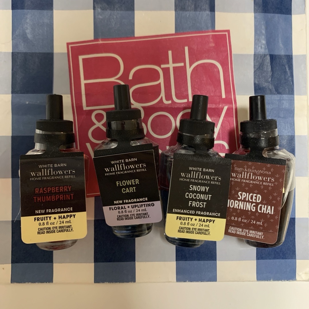 Bath & Body Works(バスアンドボディーワークス)の【新品】バスアンドボディワークス ウォールフラワー リフィル 4点 RFSS コスメ/美容のリラクゼーション(アロマポット/アロマランプ/芳香器)の商品写真