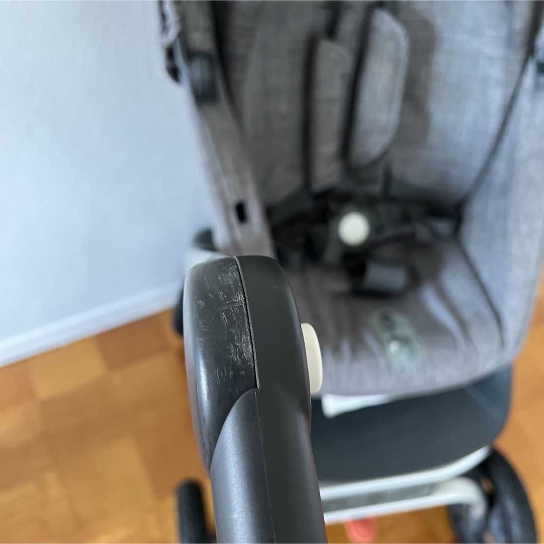 Stokke(ストッケ)のストッケ スクート2 Scoot2 ベビーカー　バギー　グレー キッズ/ベビー/マタニティの外出/移動用品(ベビーカー/バギー)の商品写真