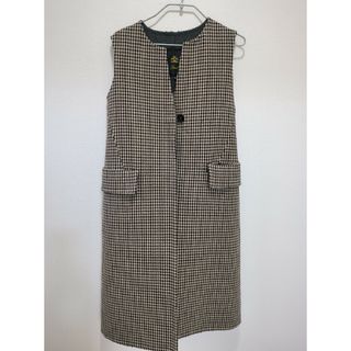 希少即完売品【 定価205200円 】千鳥格子ジレ 希少即完売品【 定価205200円 】千鳥格子ジレ
