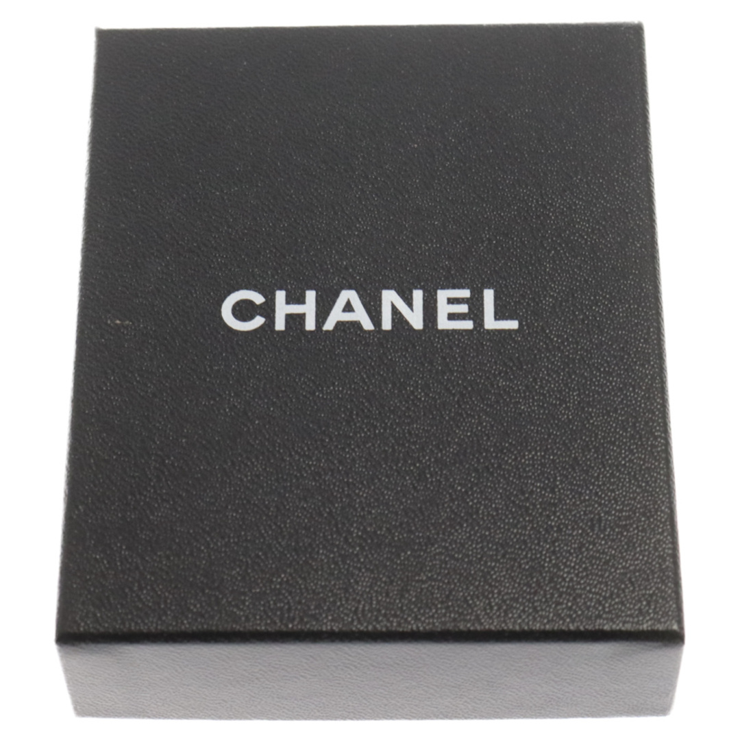 CHANEL(シャネル)のCHANEL シャネル ピンブローチ3点セット マトラッセ リボン ココマーク ブラック/ゴールド メンズのアクセサリー(その他)の商品写真