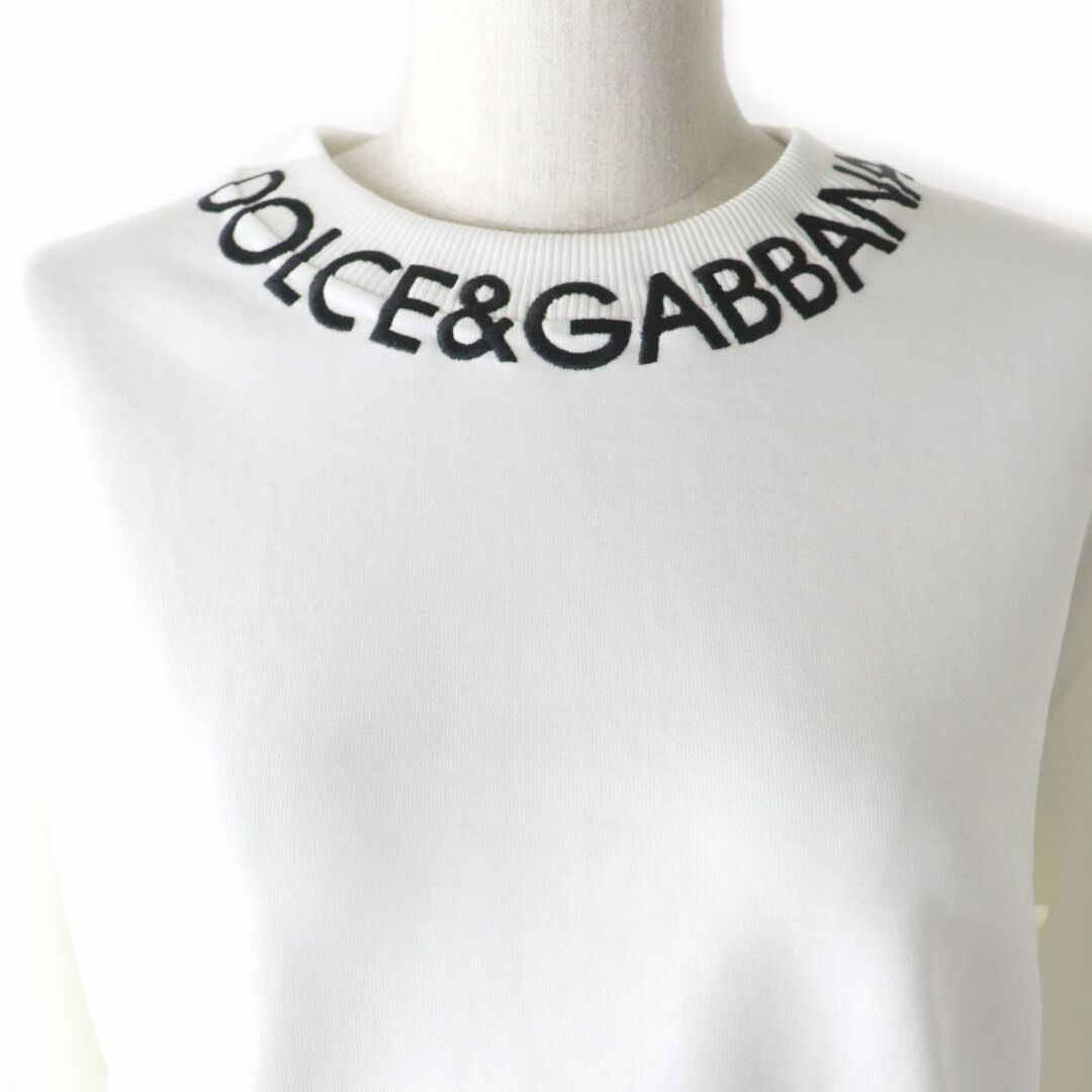 DOLCE&GABBANA(ドルチェアンドガッバーナ)の未使用★正規品 定価110500円 黒タグ ドルチェ＆ガッバーナ F9P35Z ネックロゴ エンブロイダリー ショートスウェットシャツ／ジャージー 36 レディースのトップス(トレーナー/スウェット)の商品写真