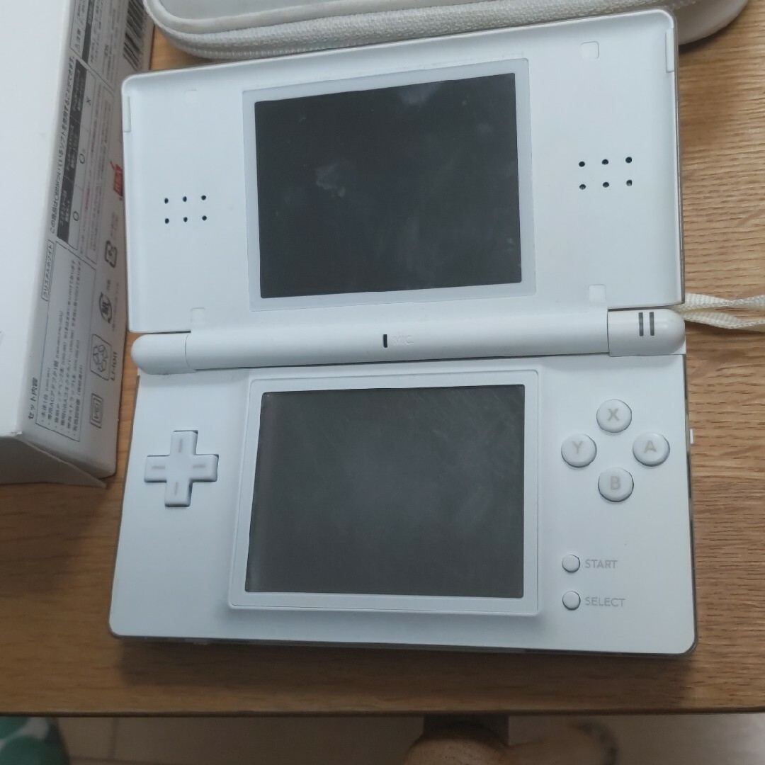 ニンテンドーDS(ニンテンドーDS)のNintendo DS ニンテンド-DS LITE クリスタルホワイト 本体 エンタメ/ホビーのゲームソフト/ゲーム機本体(携帯用ゲーム機本体)の商品写真