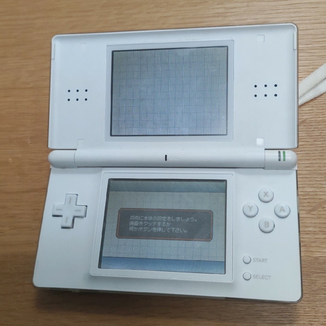 ニンテンドーDS(ニンテンドーDS)のNintendo DS ニンテンド-DS LITE クリスタルホワイト 本体 エンタメ/ホビーのゲームソフト/ゲーム機本体(携帯用ゲーム機本体)の商品写真