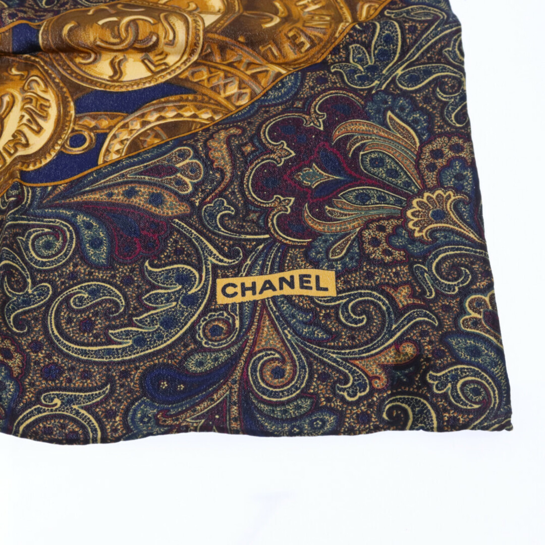 CHANEL(シャネル)のCHANEL シャネル ココマーク ペイズリー 大判シルクスカーフ マルチ レディースのファッション小物(バンダナ/スカーフ)の商品写真