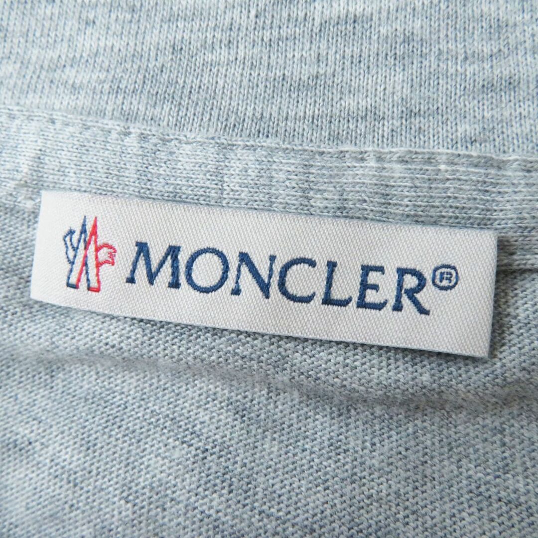 MONCLER(モンクレール)の未使用品◎正規品 トルコ製 MONCLER モンクレール F10938C70410 V8094 レディース ロゴ 半袖 Tシャツ グレー×シルバー L タグ付き レディースのトップス(Tシャツ(半袖/袖なし))の商品写真