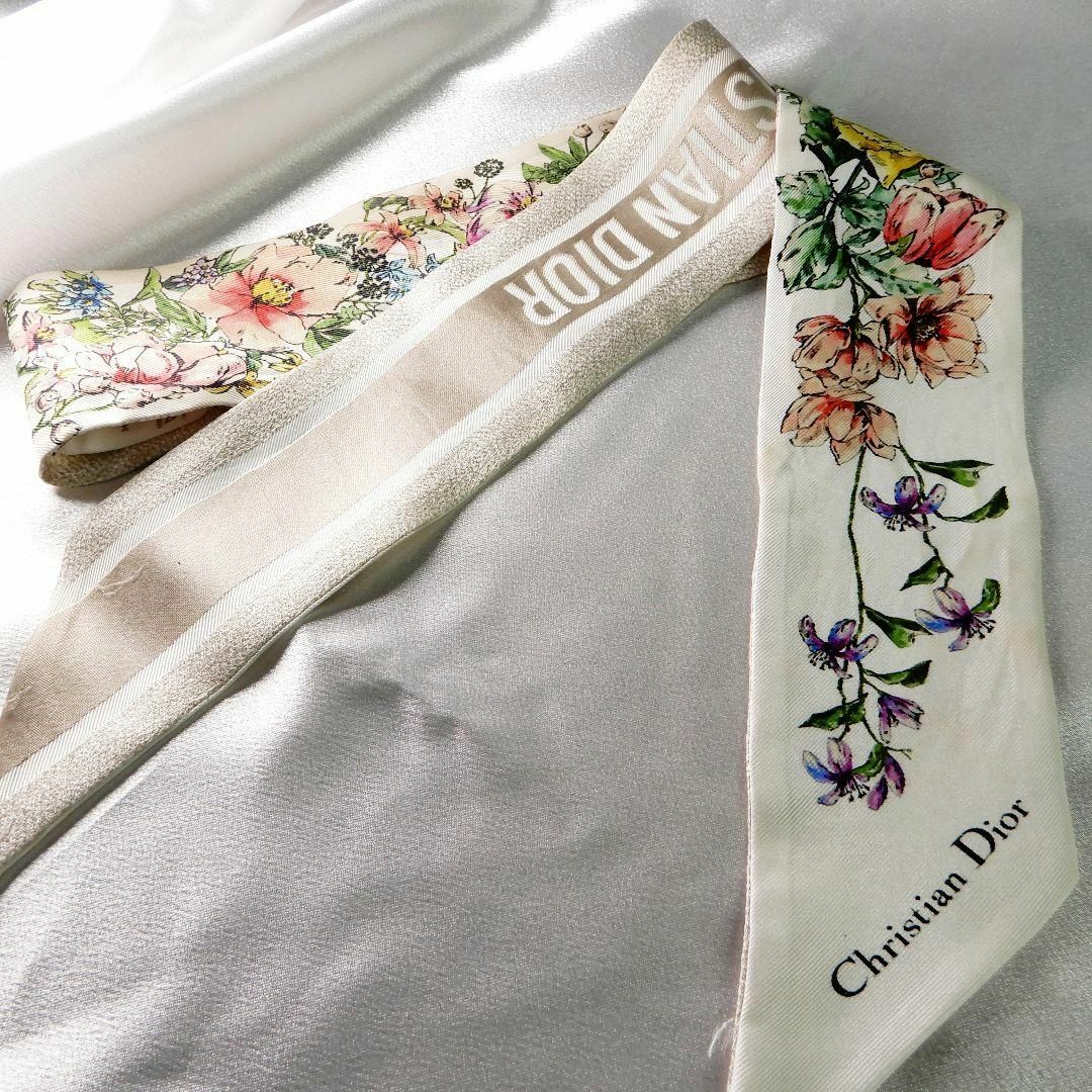 Christian Dior(クリスチャンディオール)のChristianDior　スカーフ　ミッツァ　花柄　ロゴ レディースのファッション小物(バンダナ/スカーフ)の商品写真