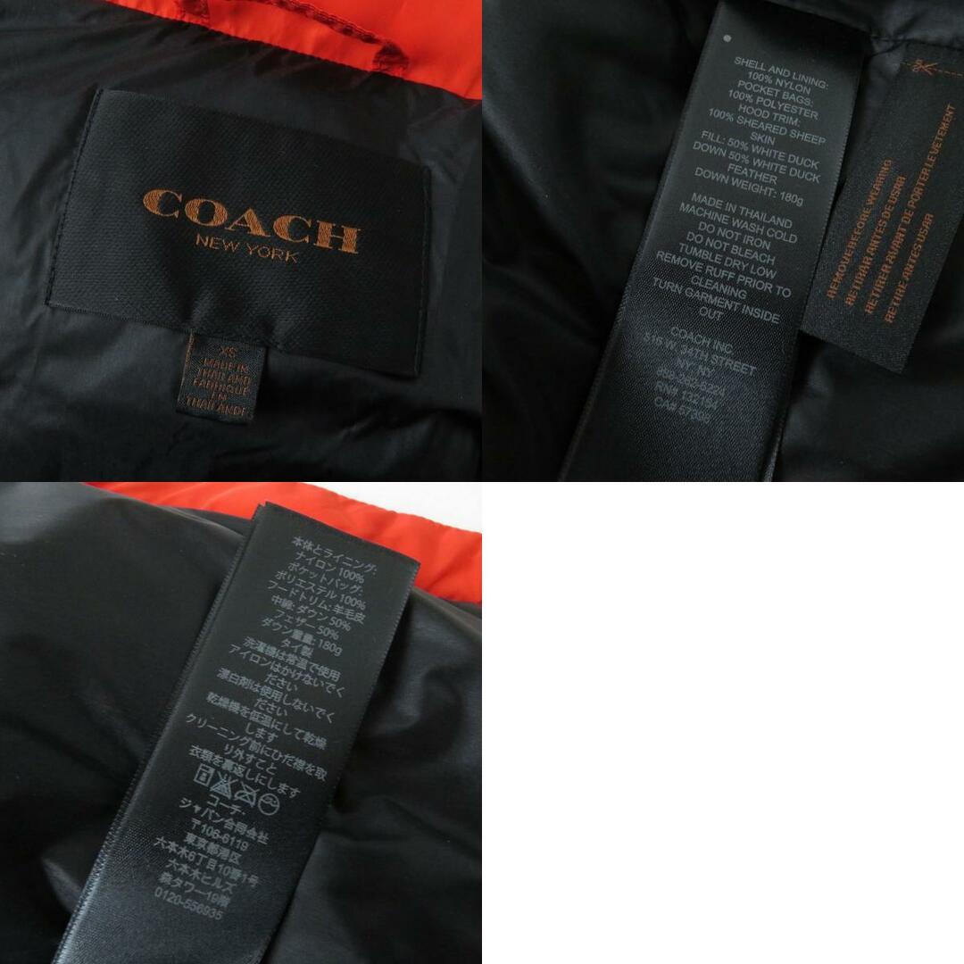 COACH(コーチ)の極美品★正規品 COACH コーチ F86126 ムートントリム フード・ラバーロゴパッチ付 ZIP UP ダウンジャケット レディース オレンジ XS レディースのジャケット/アウター(ダウンジャケット)の商品写真