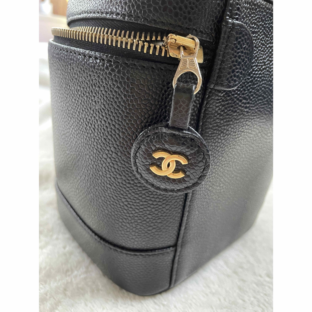 CHANEL(シャネル)のGW限定価格！極美品！シャネル✨キャビアスキン レザー バニティバッグ ブラック レディースのバッグ(ハンドバッグ)の商品写真