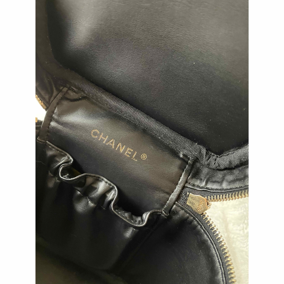 CHANEL(シャネル)のGW限定価格！極美品！シャネル✨キャビアスキン レザー バニティバッグ ブラック レディースのバッグ(ハンドバッグ)の商品写真