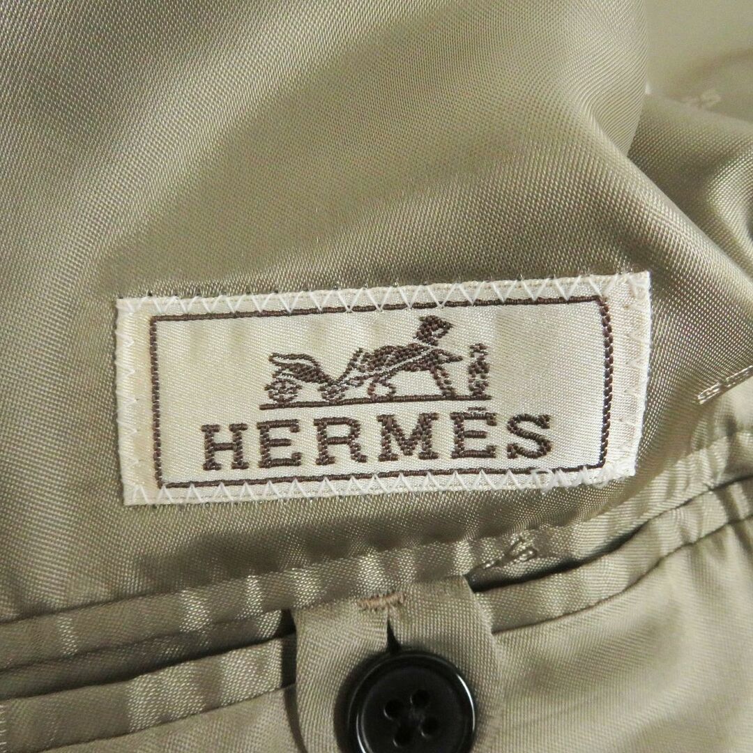 Hermes(エルメス)の極美品□2020年製 HERMES/エルメス 裏ロゴ総柄 レザーパイピング コットン ステンカラーコート/ロングコート ベージュ 52 伊製 正規品 メンズのジャケット/アウター(ステンカラーコート)の商品写真