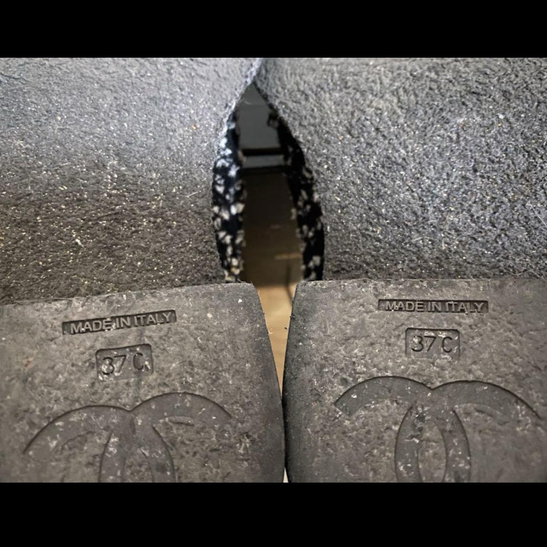 CHANEL(シャネル)のシャネル　ショートブーツ　ココマーク　ツイードブーツ シャネル箱付き  レディースの靴/シューズ(ブーツ)の商品写真