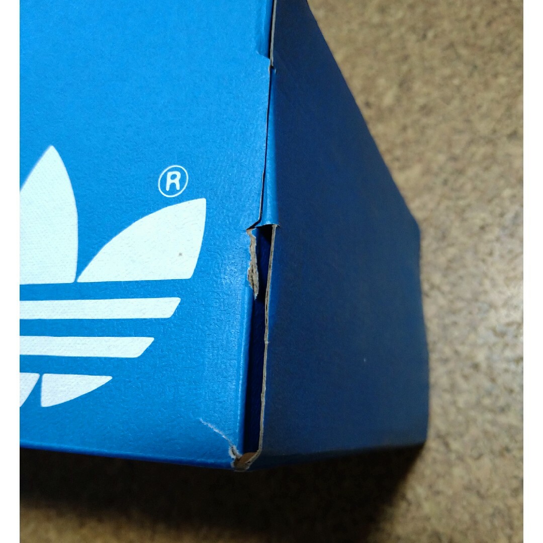 adidas(アディダス)のアディダス　LAWSUIT 空箱 レディースのバッグ(ショップ袋)の商品写真