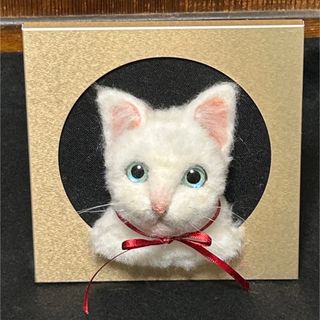 羊毛フェルト ハンドメイド 白猫　壁掛け　フォトフレーム　猫(ぬいぐるみ)