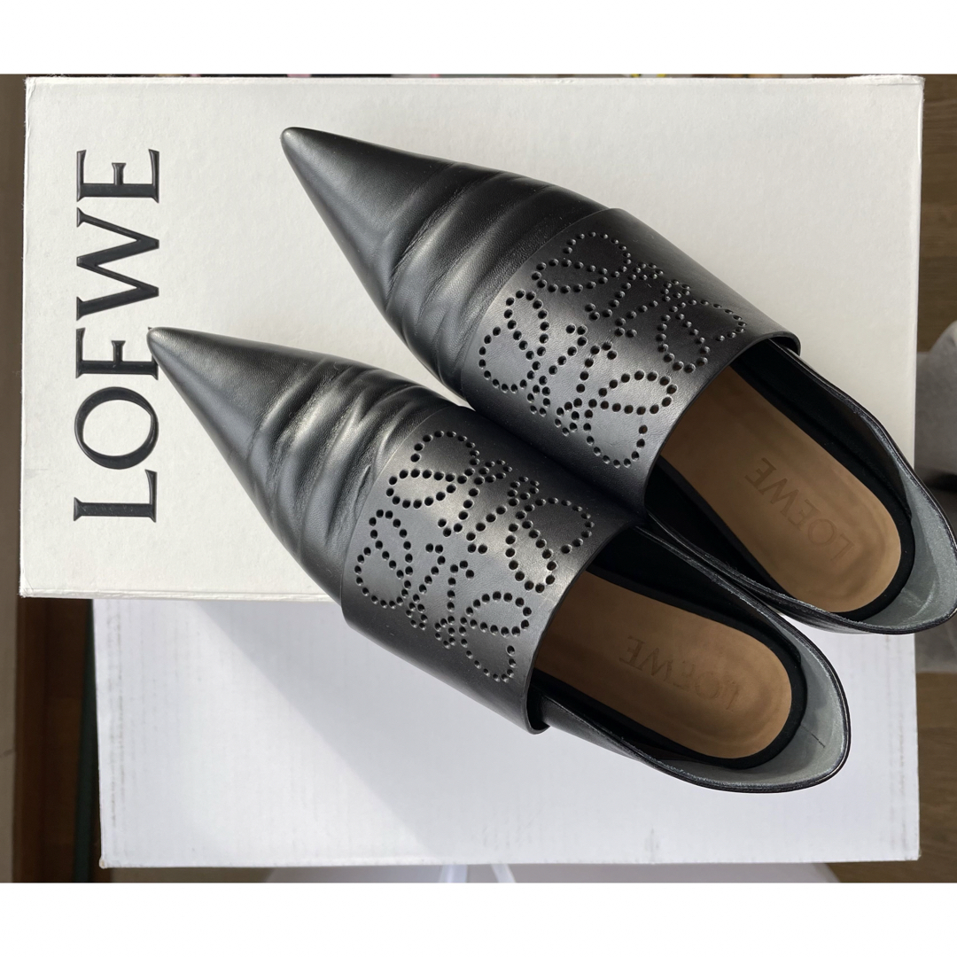 LOEWE(ロエベ)のLOEWE 37 アナグラムフラットシューズ　本革　黒 レディースの靴/シューズ(ローファー/革靴)の商品写真