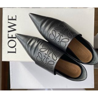 ロエベ(LOEWE)のLOEWE 37 アナグラムフラットシューズ　本革　黒(ローファー/革靴)