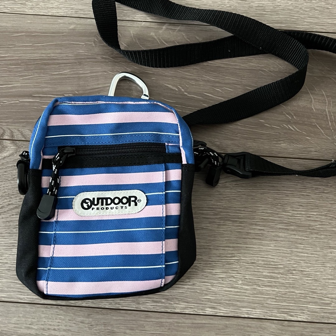 OUTDOOR PRODUCTS(アウトドアプロダクツ)のアウトドア ミニショルダーバッグ レディースのバッグ(ショルダーバッグ)の商品写真