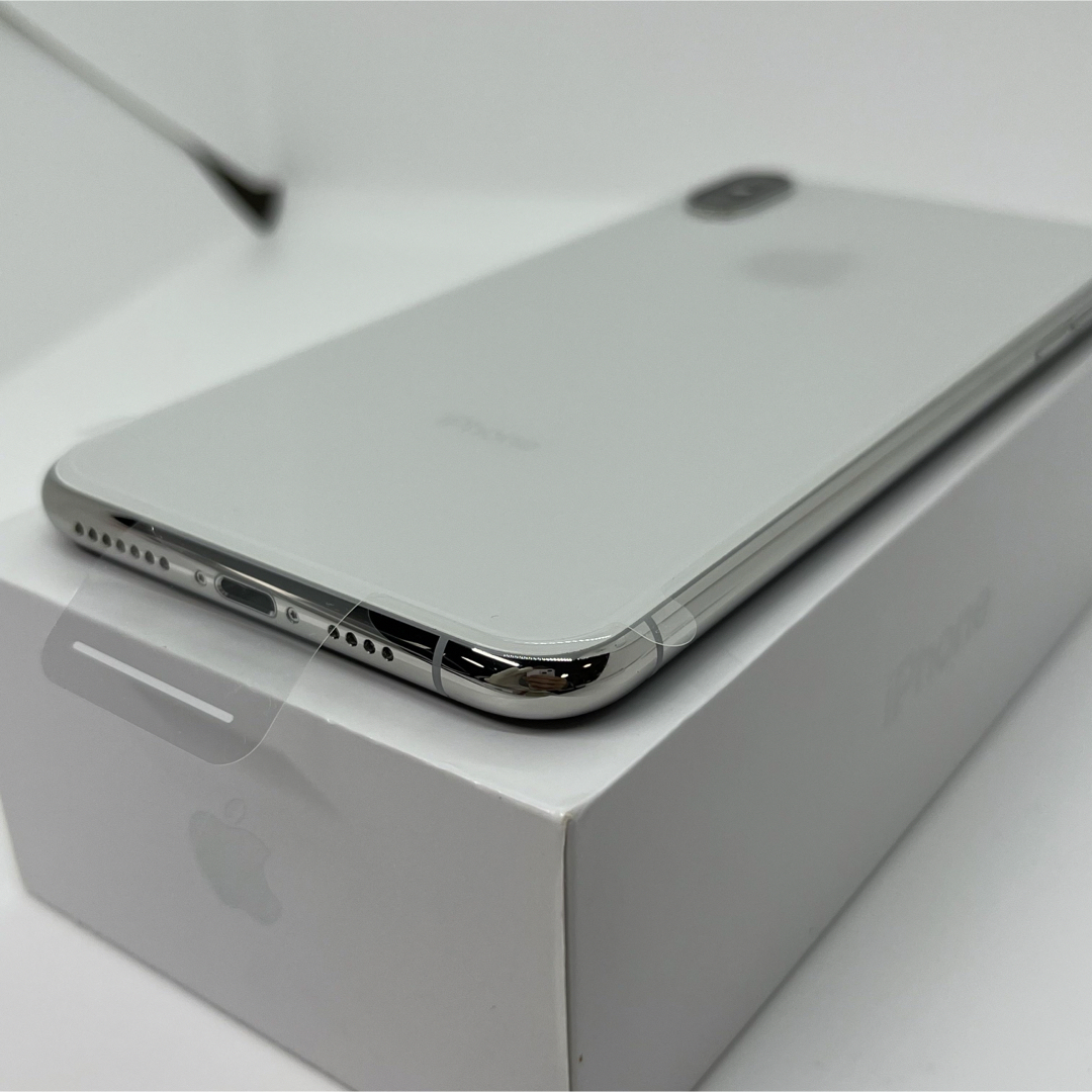 iPhone(アイフォーン)の新品　iPhone Xs Max Silver 512 GB SIMフリー　本体 スマホ/家電/カメラのスマートフォン/携帯電話(スマートフォン本体)の商品写真